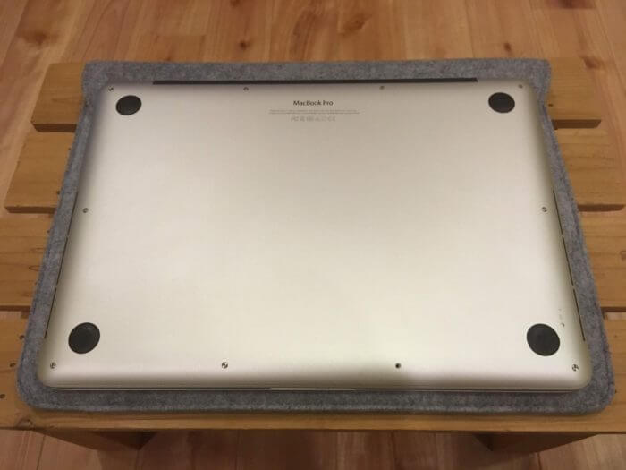 MacBookの裏面