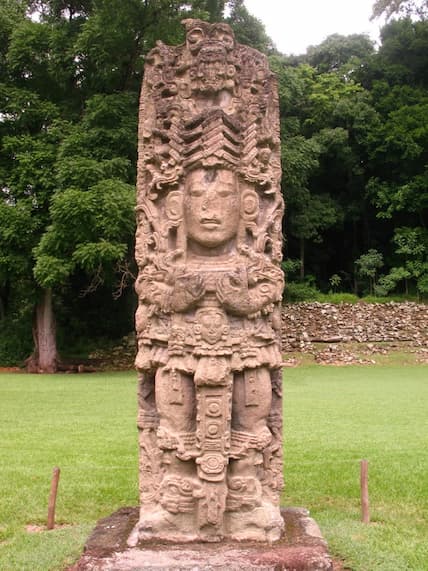 コパンの石碑（マヤ彫刻博物館）