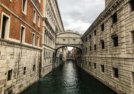 溜め息の橋（ヴェネツィア）